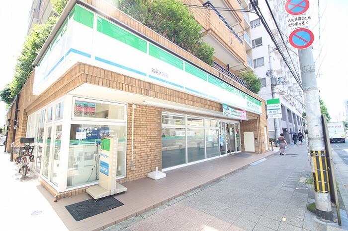 ファミリーマート 四条大宮店(コンビニ)まで770m フラッティ　ケイ