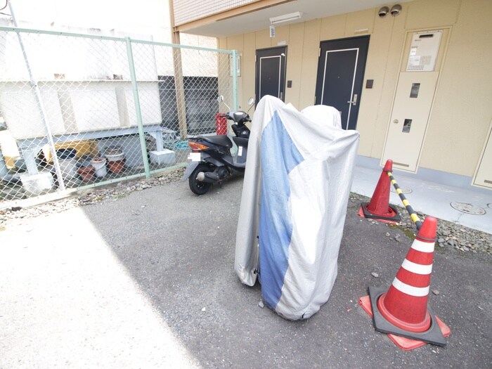 バイク置き場 サンクレール