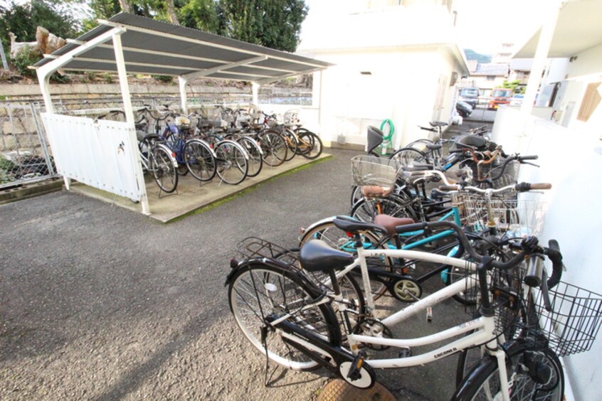駐輪場 ハイツ山科