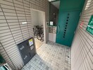エントランス部分 グレ－スコ－ト