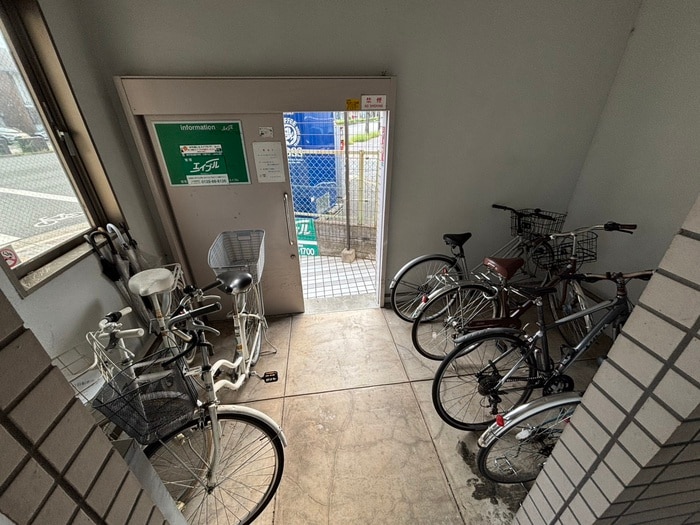 駐輪場 グレ－スコ－ト