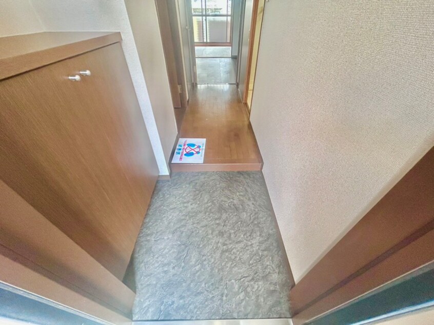 玄関 エミネスア－ク