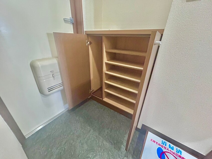 靴箱 エミネスア－ク