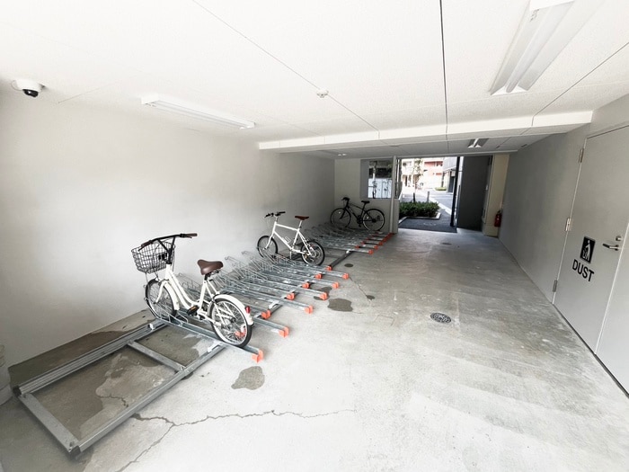 駐輪場 セレニテ阿波座ミラク