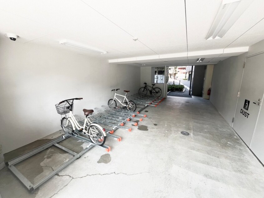 駐輪場 セレニテ阿波座ミラク