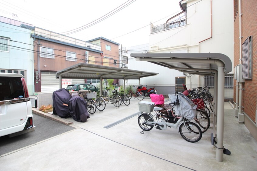駐輪場 ニューフォレスト北野