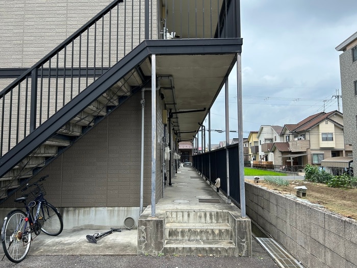 エントランス部分 セジュ－ルレイク