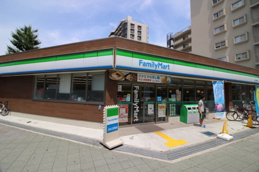 ファミリーマート(コンビニ)まで455m Ｎ・緑地