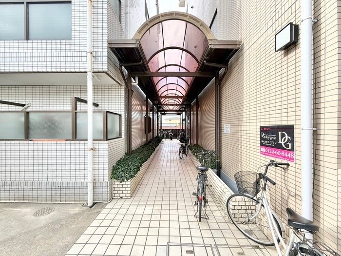 エントランス部分 スカイコ－ポ久御山Ｂ棟