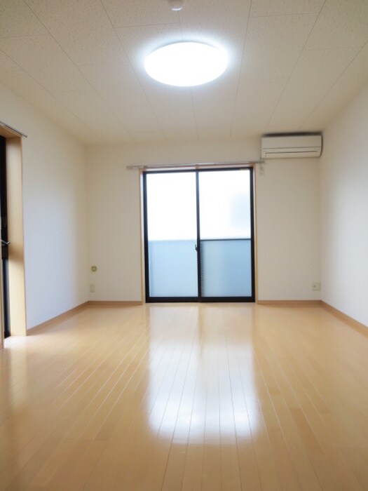 居室 ｱﾝﾌﾟﾙ-ﾙｸﾗ-ｼﾞｭSHIMADA