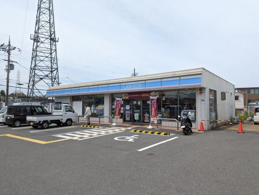 ローソン　枚方長尾北町一丁目店(コンビニ)まで842m ルミエール長尾