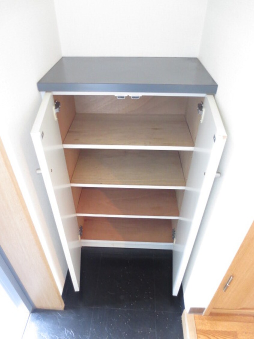 靴箱 アイランド小野山