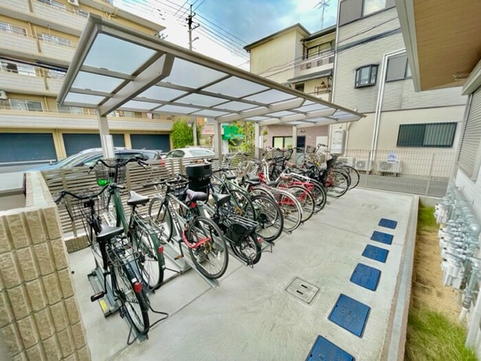 駐輪場 ロイヤルクレヴィア