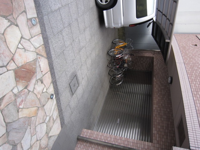 駐輪場 メゾネット東山
