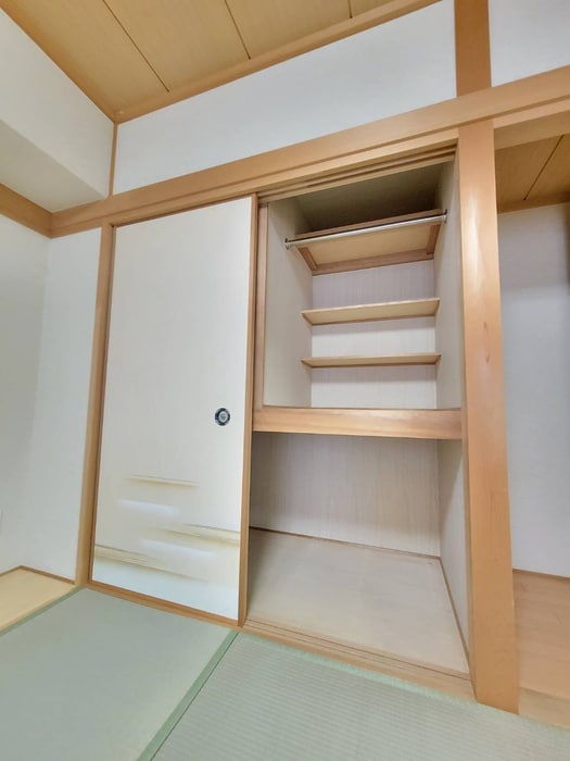 収納 メゾネット東山