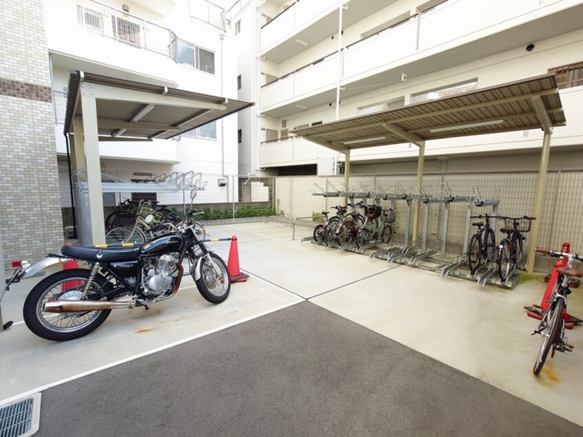 駐輪場 SPコート神戸