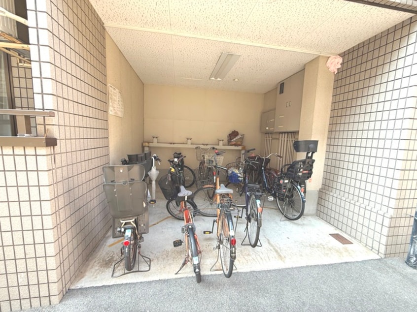 駐輪場 Loiseau Bleu 平野