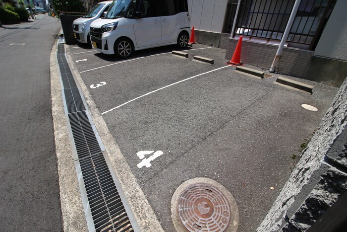 駐車場 シャ・トリコロール千里丘東