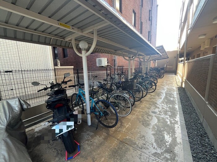 駐輪場 アット長田