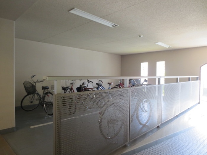 駐輪場 千里丘レジデンス