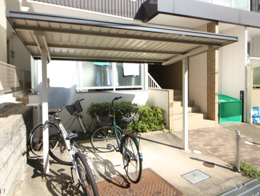 駐輪場 コンフォール刀根山