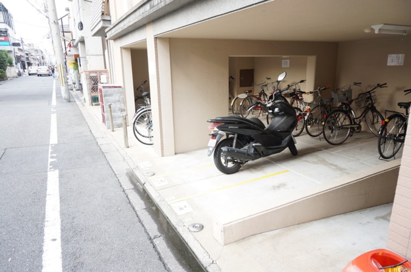 バイク置き場 メゾンプラクティス