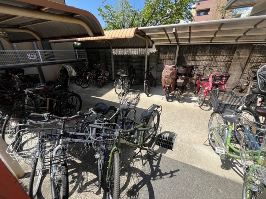 駐輪場 ルミエール東山