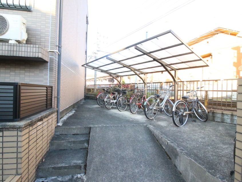 駐輪場 クリヨン２
