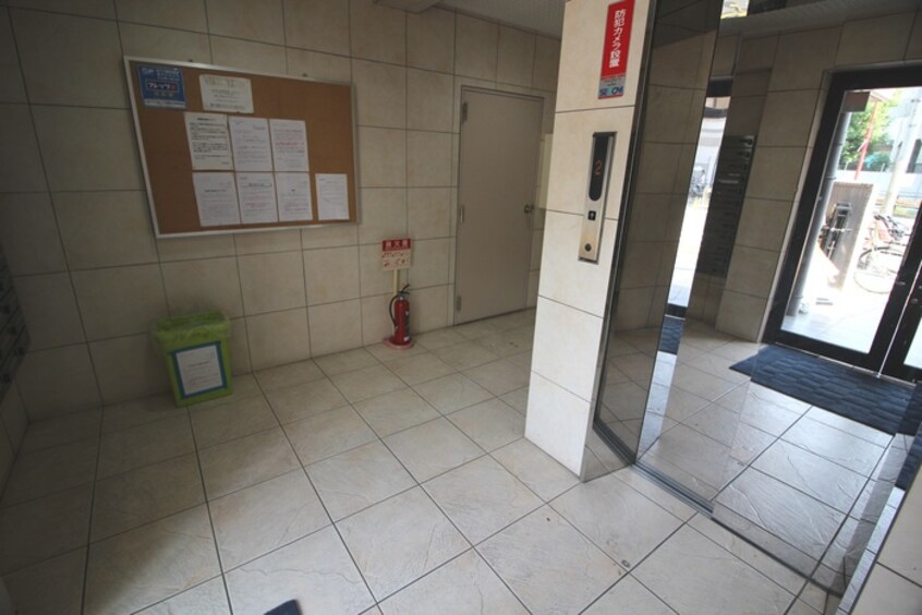 エントランス部分 ＭＥＳＳＡＧＥ東京橋