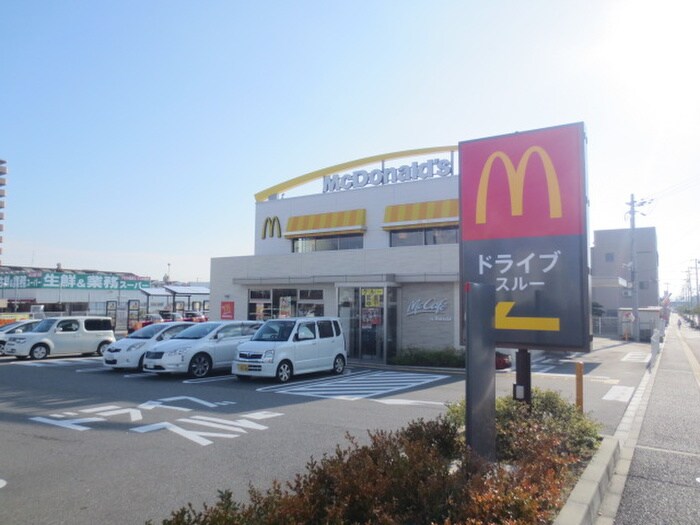 マクドナルド(ファストフード)まで850m コモド　エール