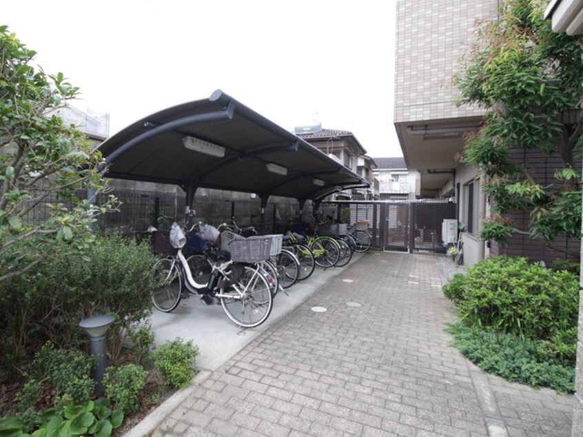 駐輪場 いなほの館