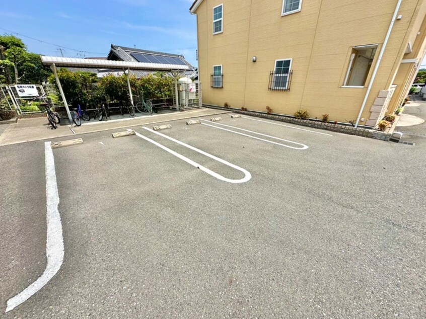 駐車場 アビタシオンシャンゼリゼ