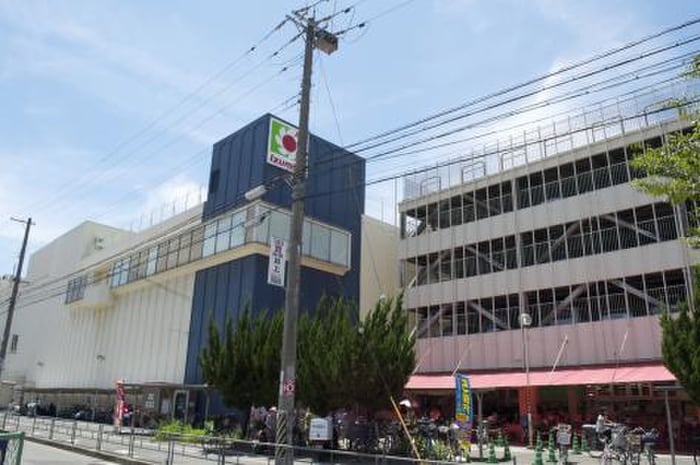 イズミヤ上新庄店(スーパー)まで220m ツインパラスⅡ