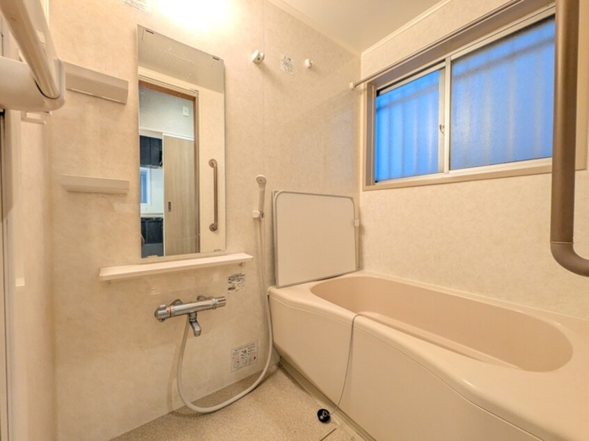 バス／シャワールーム等 三国本町貸家