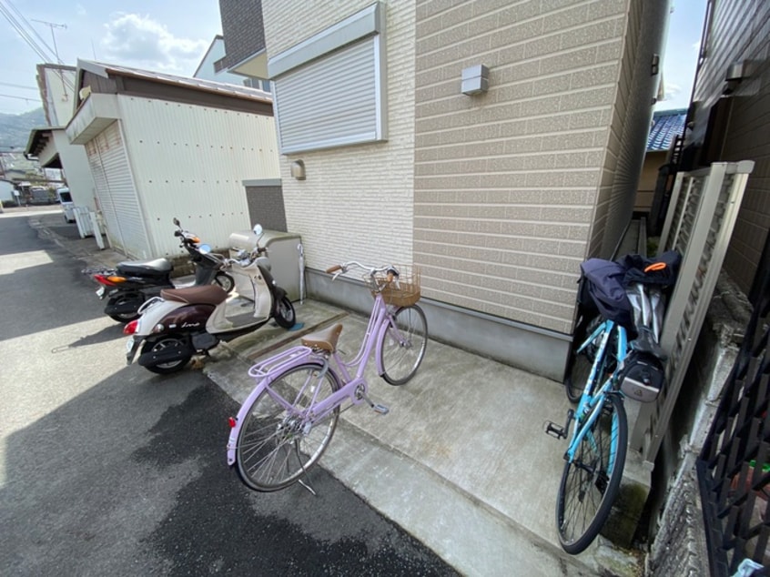 駐輪場 ファンタム椥辻