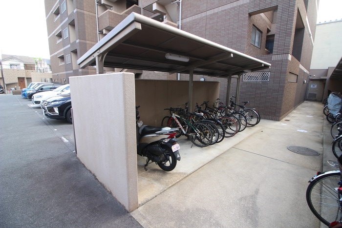 駐輪場 ダイナソアール