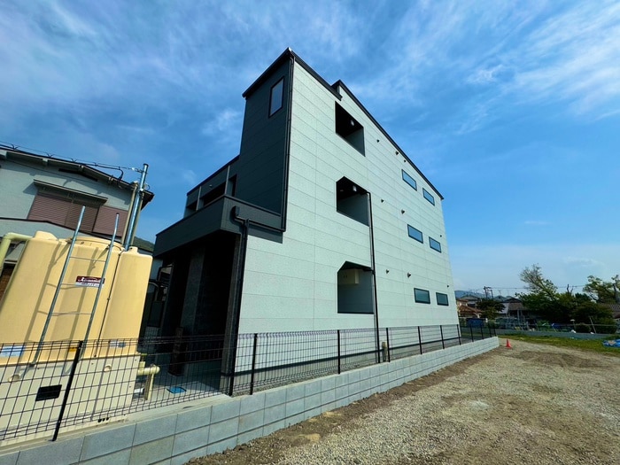外観写真 ﾌﾟﾚｻﾝｽｸﾚｰｼﾞｭ喜里川町　North