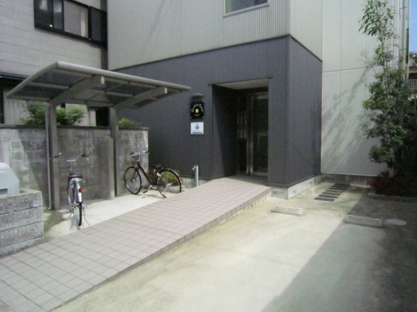 エントランス部分 ラミアカ－サ梅北