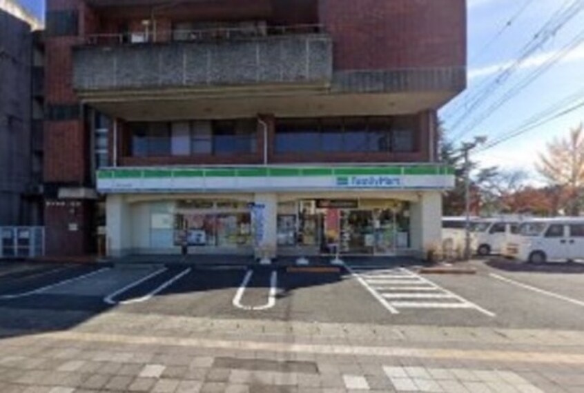 ファミリーマート　栗東中学校前店(コンビニ)まで700m 川辺島田様貸家