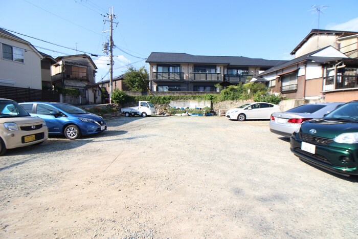 駐車場 グレ－ド山中