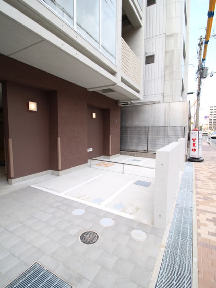 バイク置き場 M`s COMFORT ESAKA