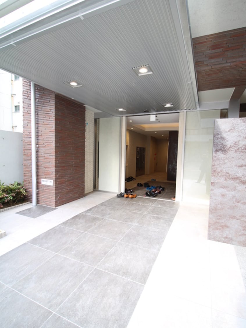 エントランス部分 M`s COMFORT ESAKA