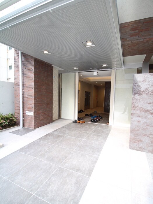 エントランス部分 M`s COMFORT ESAKA