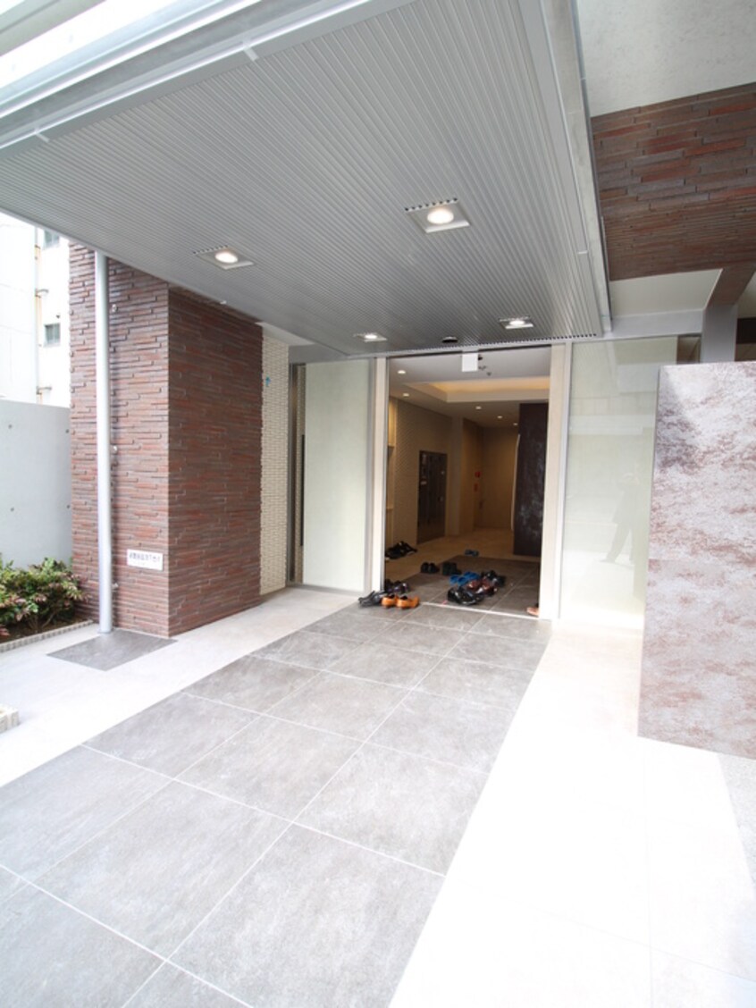 エントランス部分 M`s COMFORT ESAKA