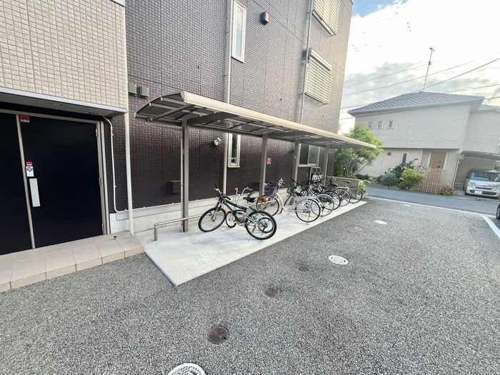 駐輪場 カーサフォレスタ塚口