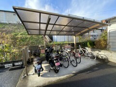 駐輪場 コマザワビル