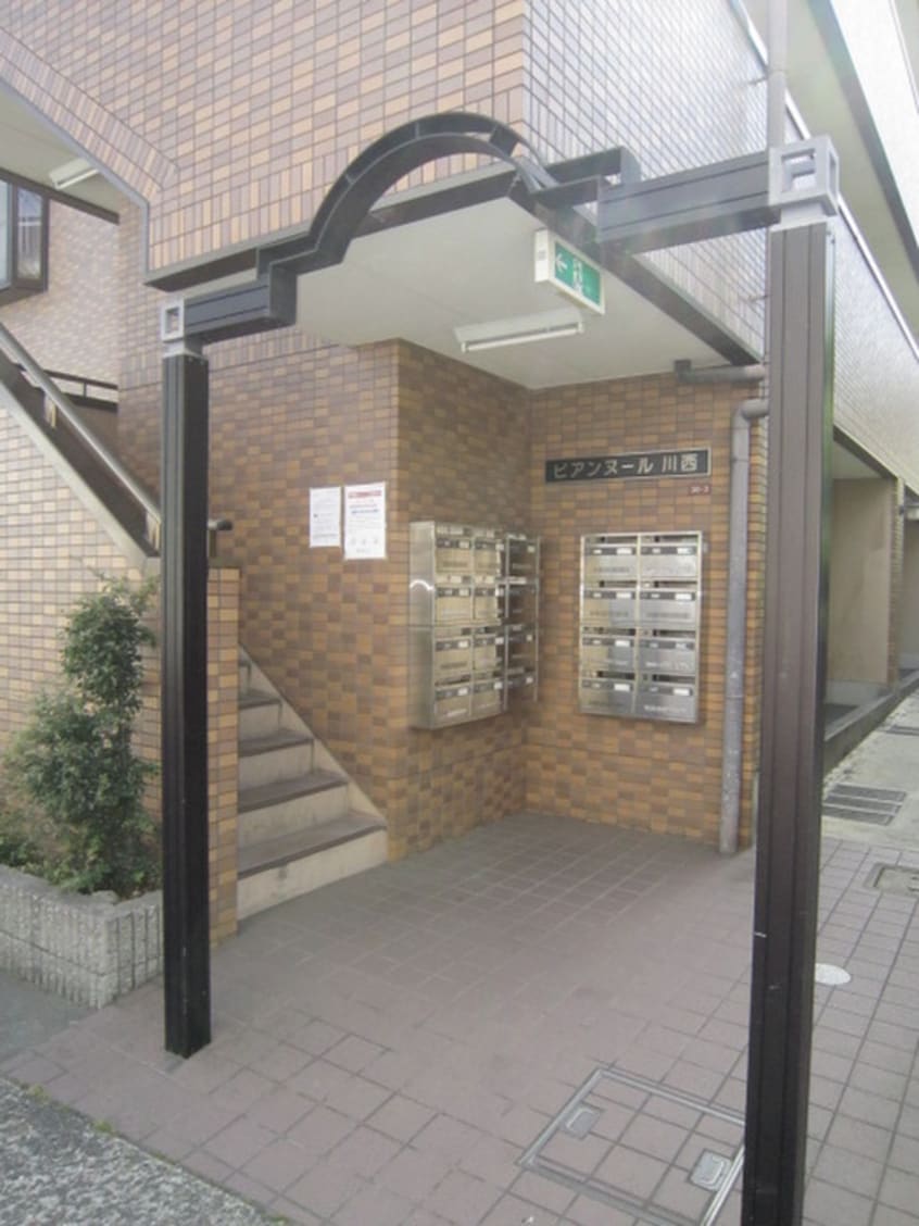 エントランス部分 ビアンヌール川西