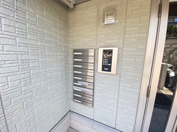 エントランス部分 リーブルエール