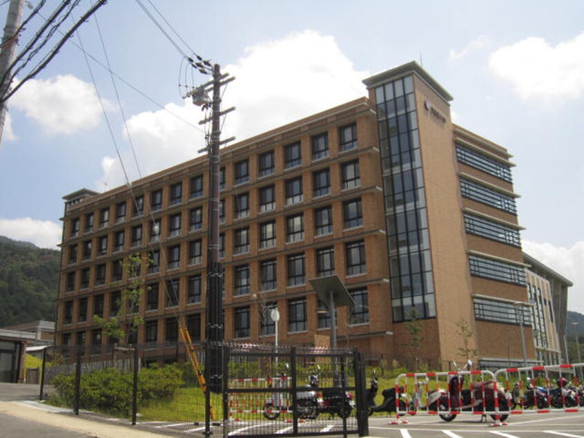 京都橘大学(大学/短大/専門学校)まで413m リーブルエール