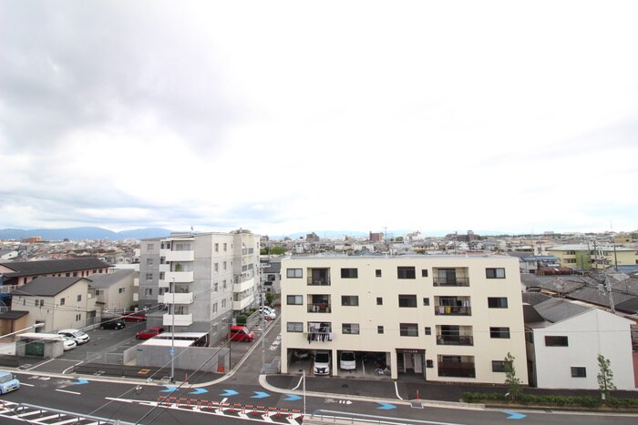室内からの展望 ドマ－ニ
